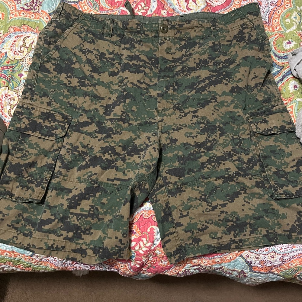 Marine camo cargo shirts fits waist 39-43 adjustable